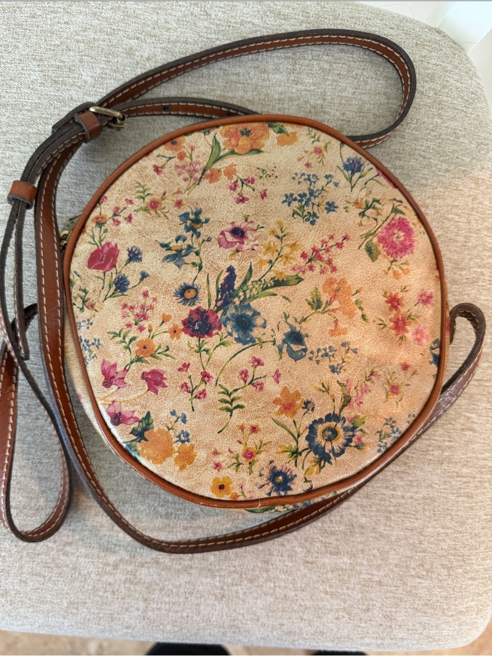 Patricia Nash Floral Small Round Crossbody with Brown Trim and Adjustable Strap - Picture 4 of 9